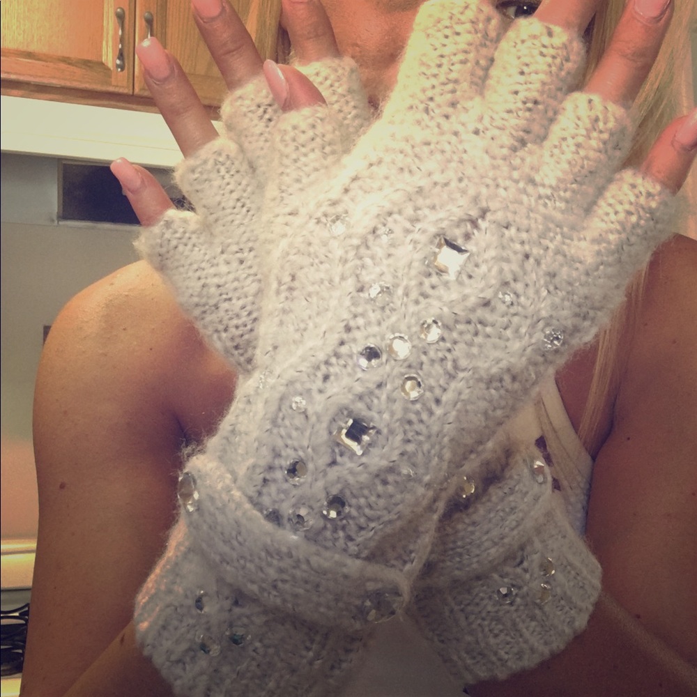 American Rag Bling Finger cutout winter gloves